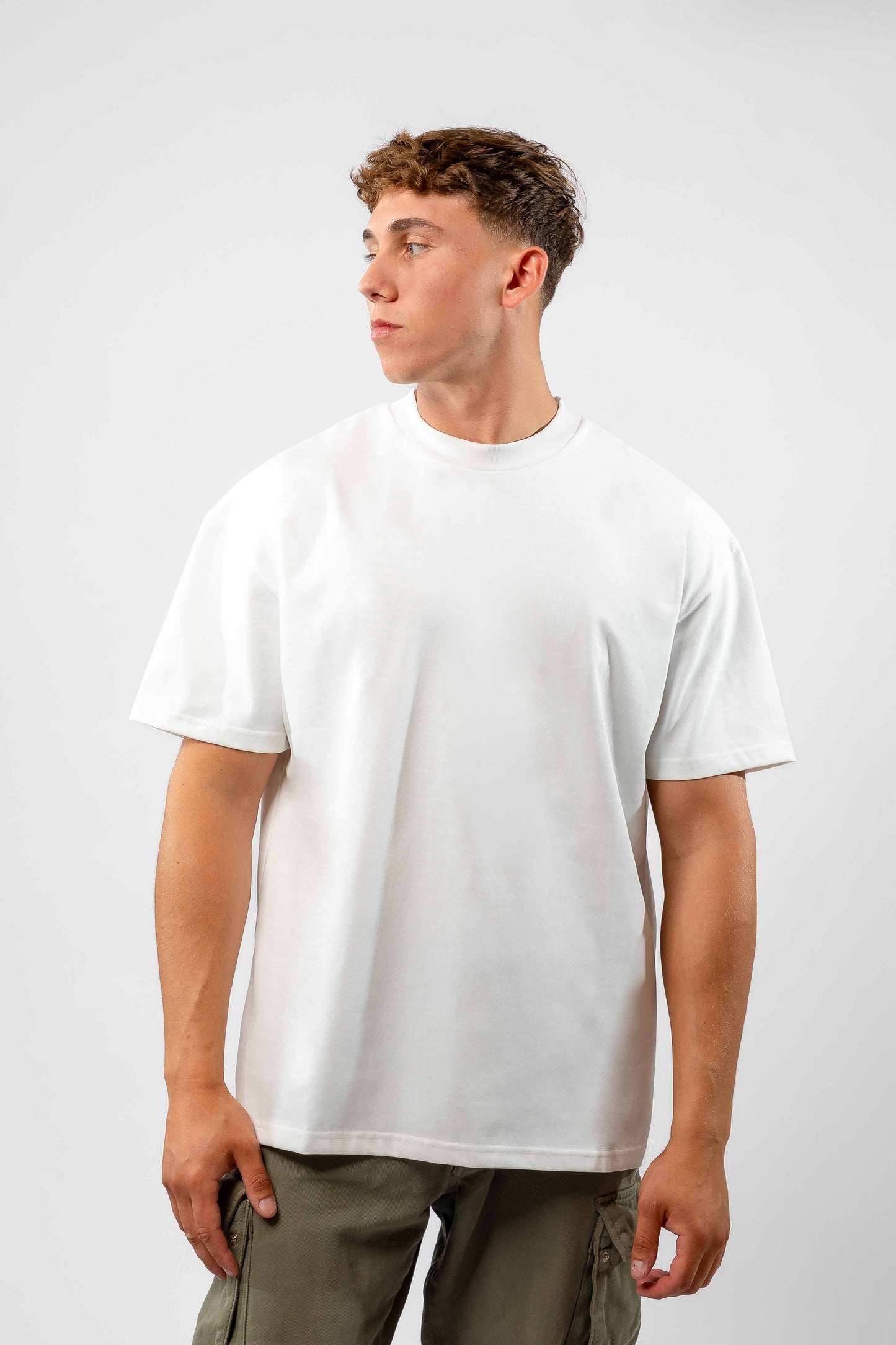 B-shirt white
